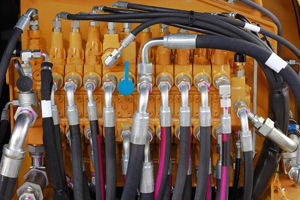 Hydraulic hose banner